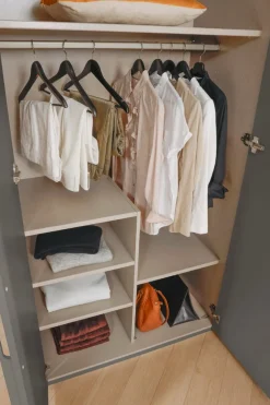 Drehtürenschrank Skat