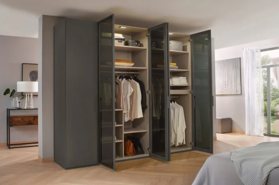 Drehtürenschrank Skat