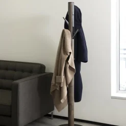 Kleiderständer Entry